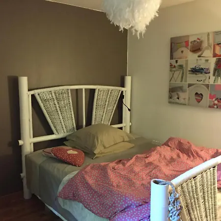 Le Nid Bed & Breakfast *